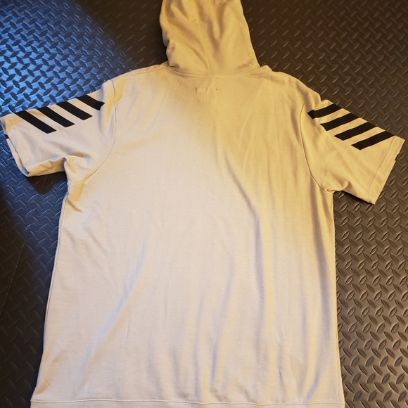 Men's Shirts 👕 - Picture 4 of 5